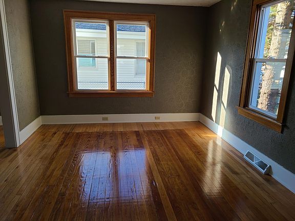 4th image of 1121 Diamond Ave