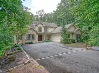 10 Oakridge Dr, Halifax, PA 17032