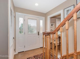 8 Farm Ln, Westhampton, NY 11977