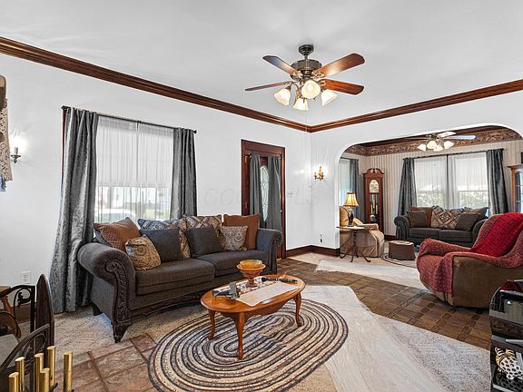 5th image of 593 Windsor St