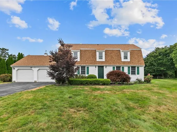 20 Samson Ln, Middletown, RI 02842