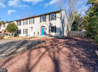 529 W Loch Lomond Dr, Sicklerville, NJ 08081