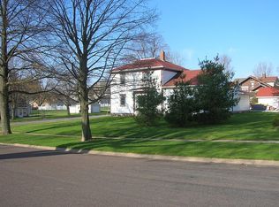 302 W Broad St, Roanoke, IL