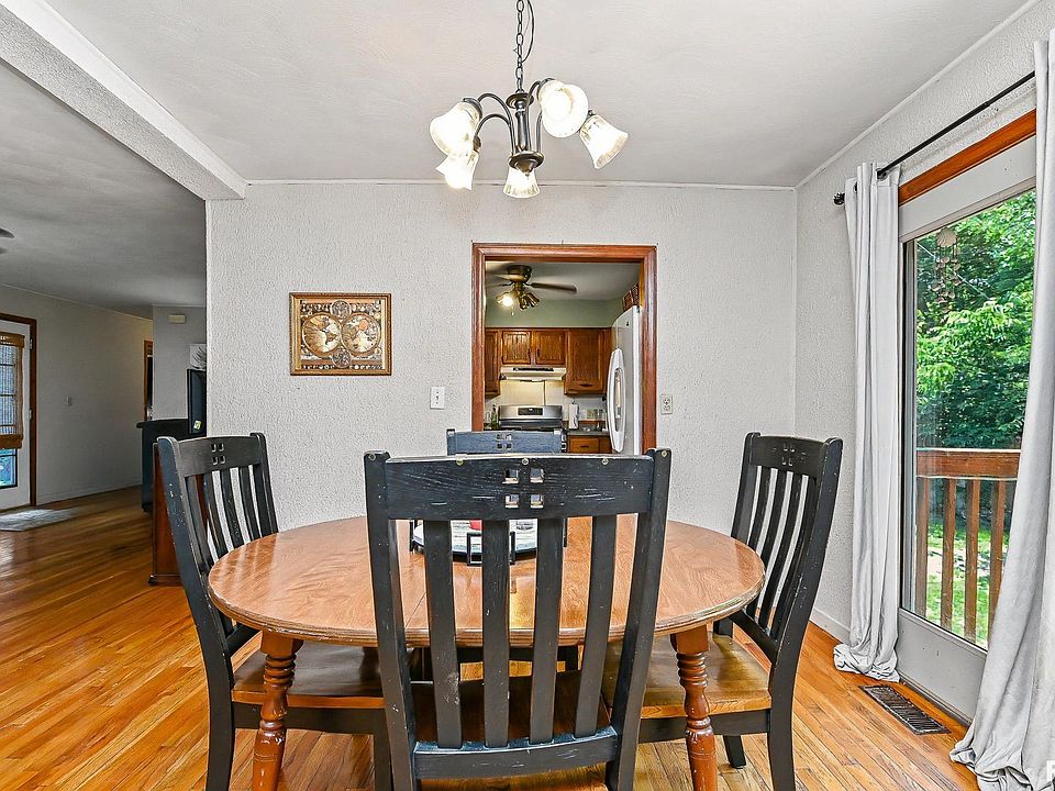19th image of 100 Marion St