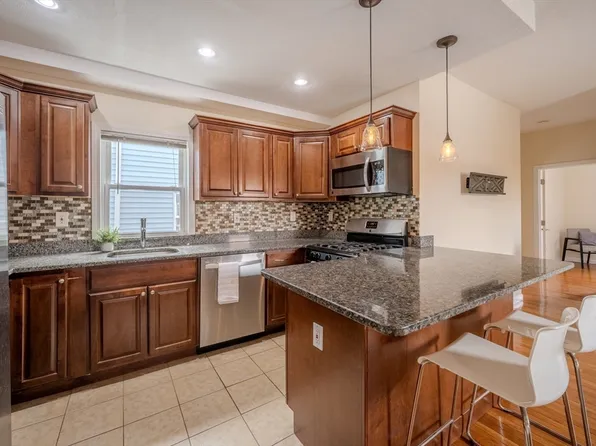 114 Central St #1, Waltham, MA 02453