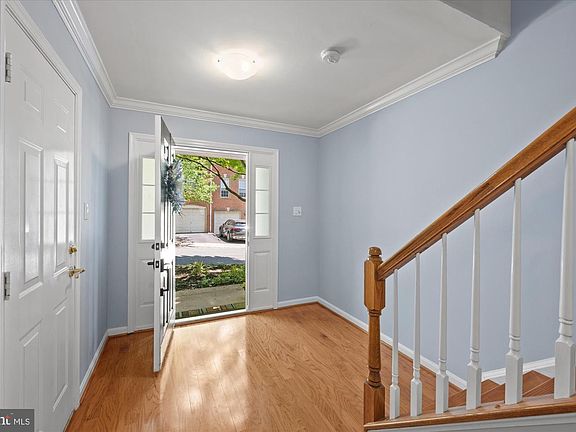 5th image of 411 Ashford Ln