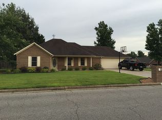 3208 Carriage Hill Dr, Paragould, AR 72450