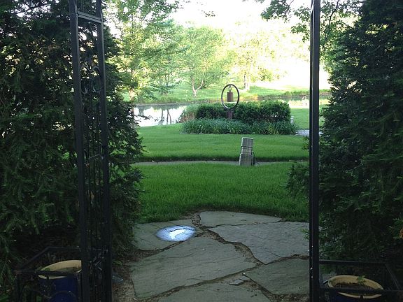 Arch to back yard