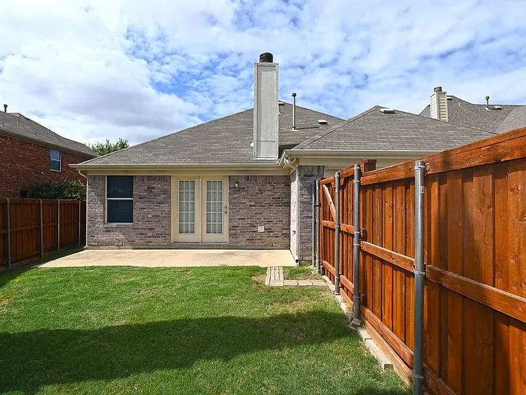 1073 Red Hawk Dr — Photo 23
