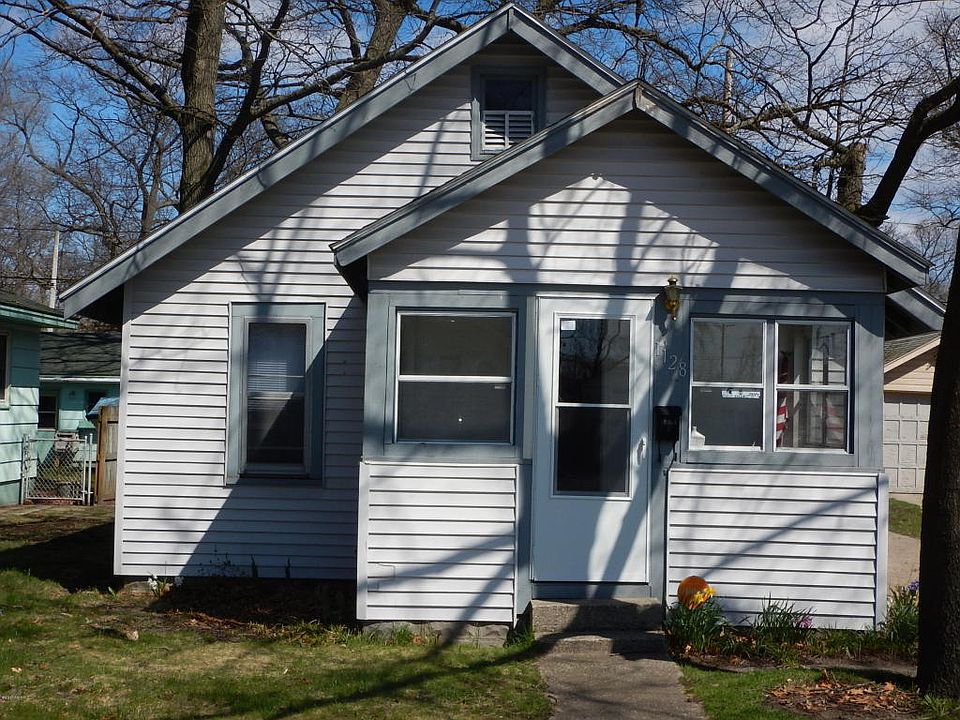 1st image of 1128 E Forest Ave
