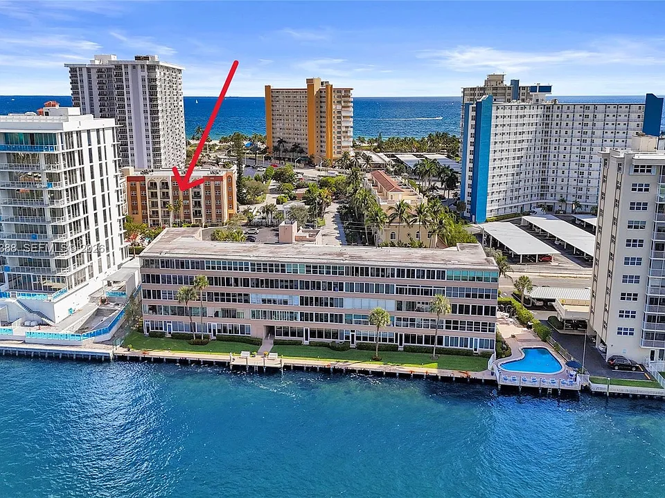 400 N Riverside Dr #214