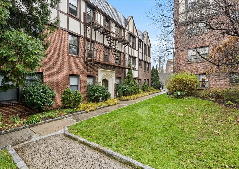 1st image of 7 Greenridge Ave #A
