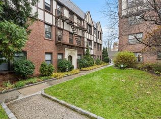7 Greenridge Ave #A, White Plains, NY 10605