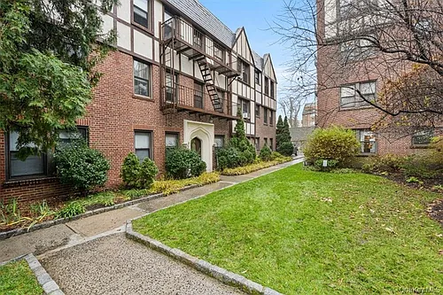 7 Greenridge Ave #A Photo 1 7 Greenridge Ave #A Photo 1