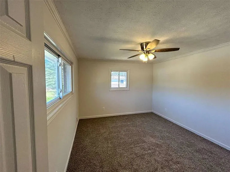 4642 Elmhurst Dr — Photo 28