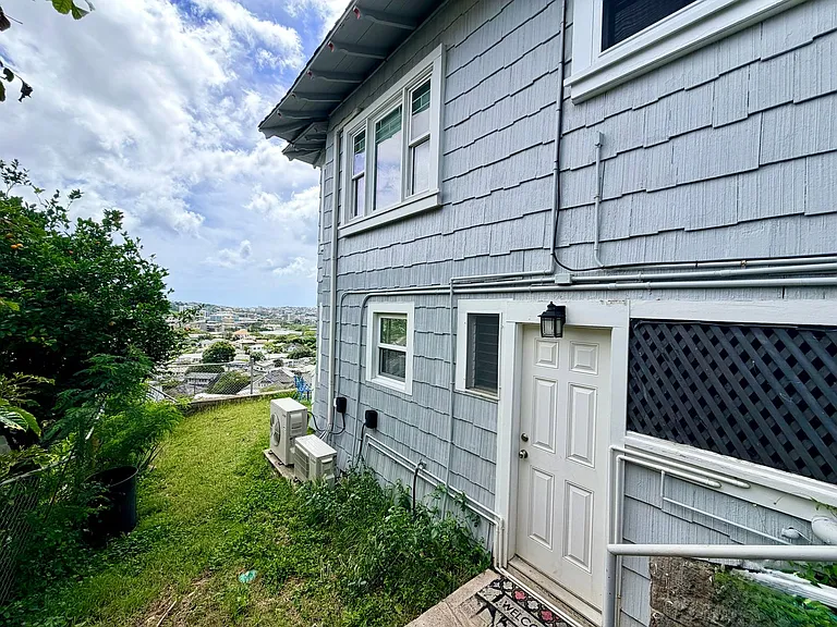 2013 Kakela Dr — Photo 2