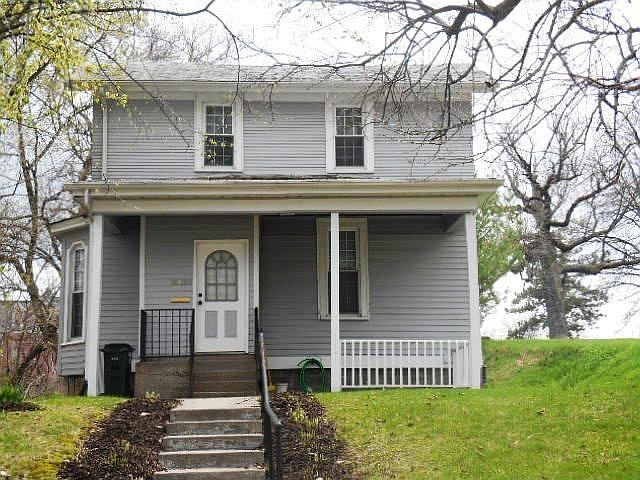 2nd image of 901 Tremont Ave