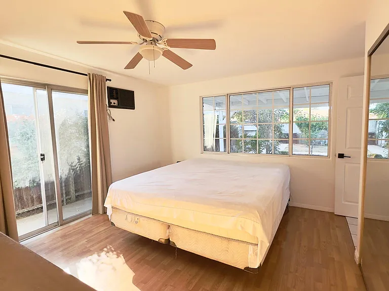 2133 N Buena Vista St — Photo 4