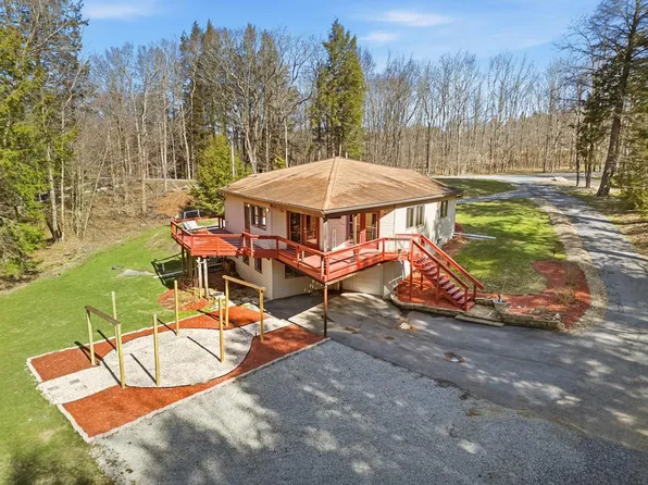 218 N Fairway Rd, Central City, PA 15926