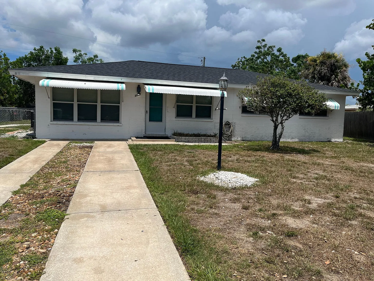 2207 Emory Ave — Photo 2