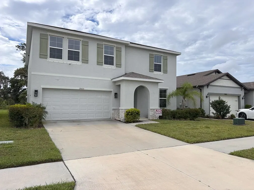 5 bed, 2934 sqft, $3,000 — Photo 1