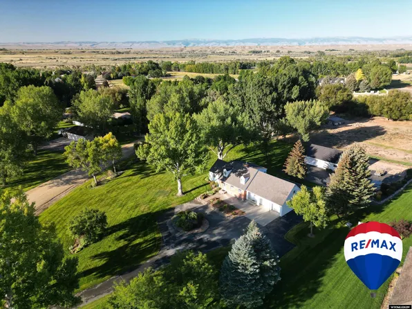 460 Country Club Dr, Riverton, WY 82501