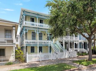 1724 S Ball St, Galveston, TX 77550