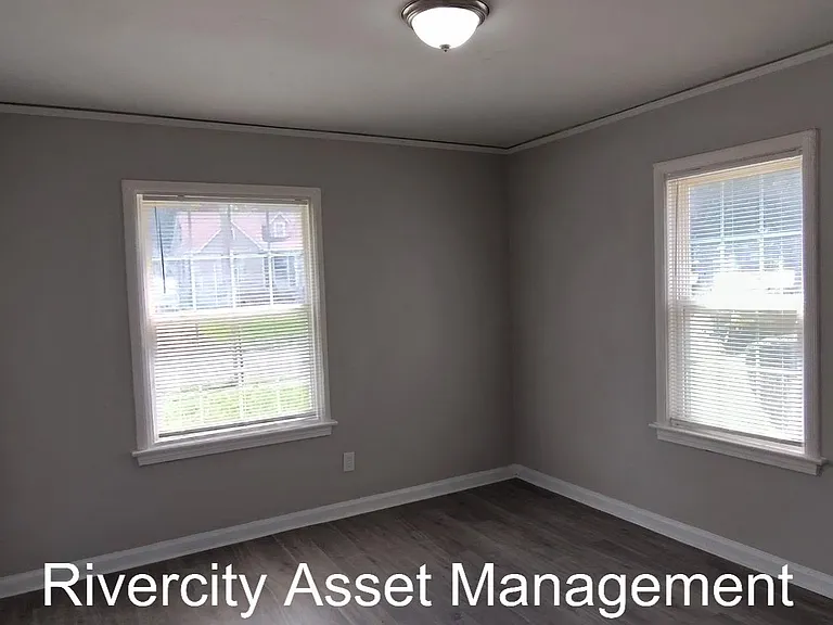 2386 Larose Ave — Photo 8