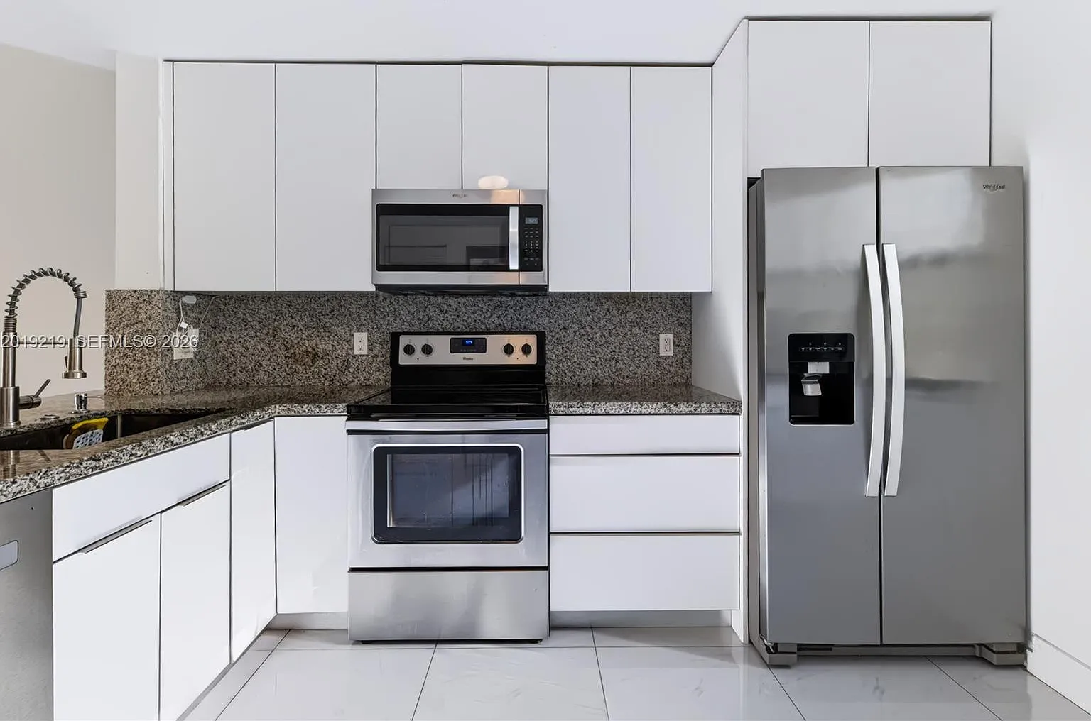 Grand Marquis Condo Homes — Photo 3