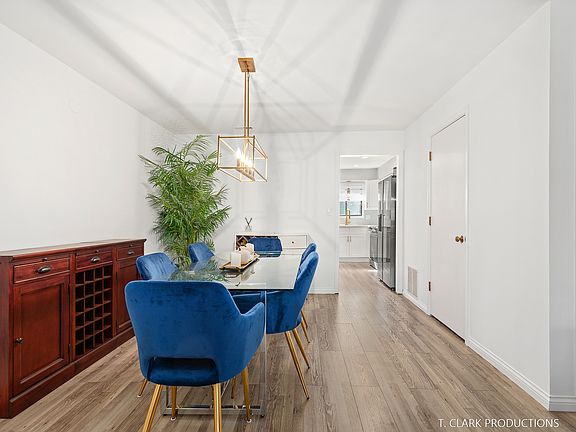 4th image of 504 Taylor Ave #D