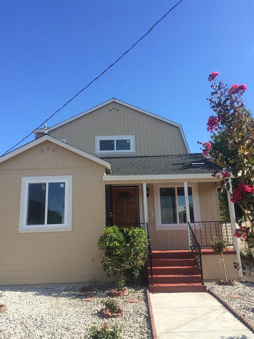 1504 Elm St photo 1