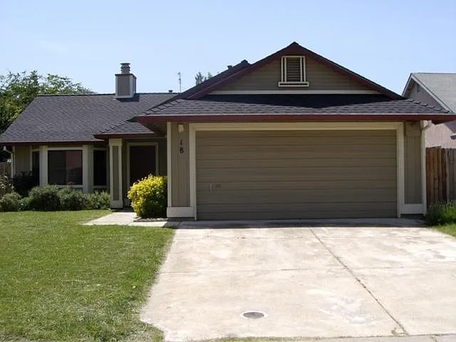 18 Bishopgate Ct photo 1