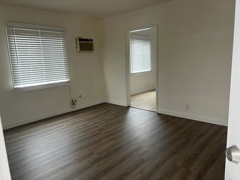 224 E Avenue 42 #1/2 — Photo 8