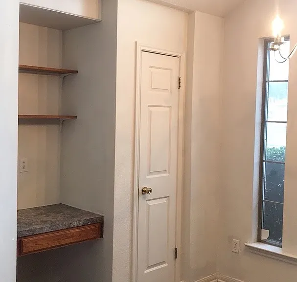 1102 Creek St — Photo 8