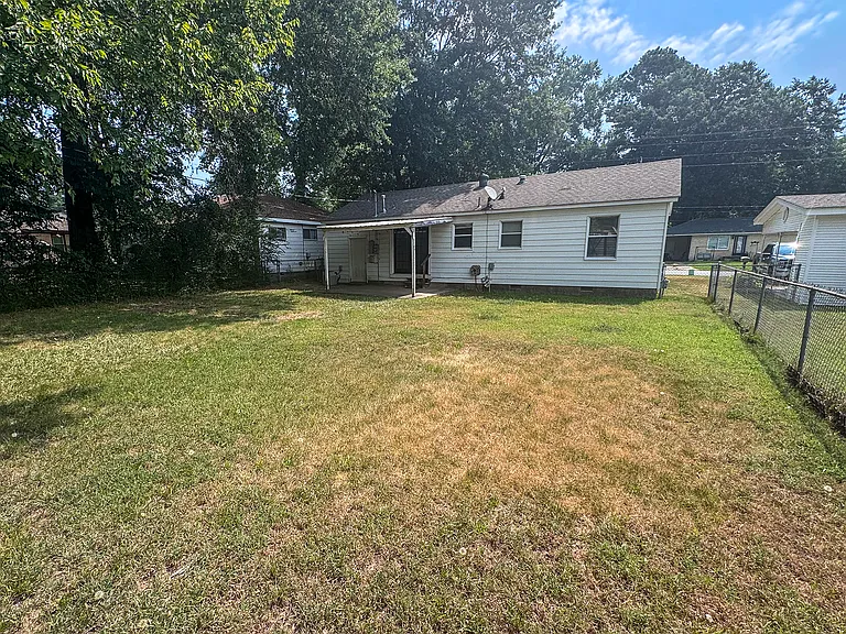 408 Troutt — Photo 15