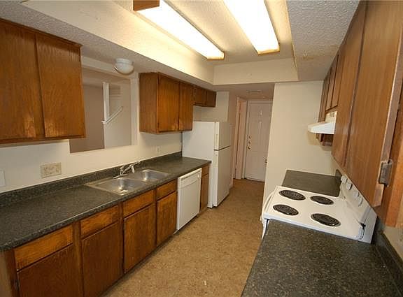 3rd image of 9605 Carson Creek Blvd APT A