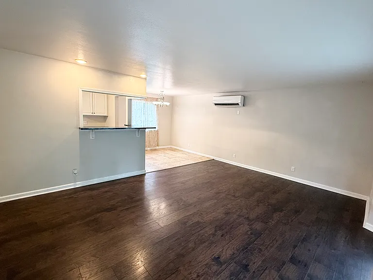 3209 Sharon Ave — Photo 3