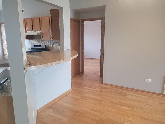 5th image of 9437 S 79th Ave APT 303