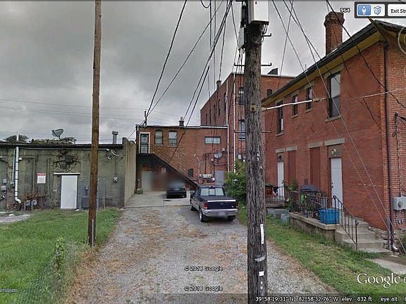 2nd image of 973 1/2 Mount Vernon Ave