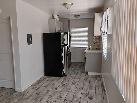 4th image of 4372 N Lowell Ave APT 5