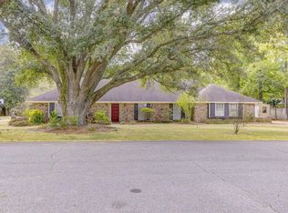 10 Jil Marie Cir, Vicksburg, MS 39183