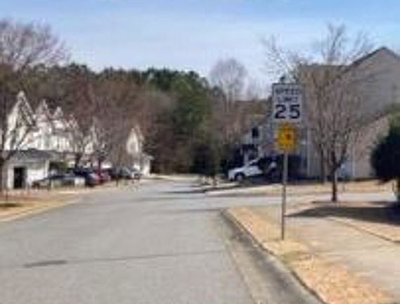 Exterior Neighborhood (street photo)