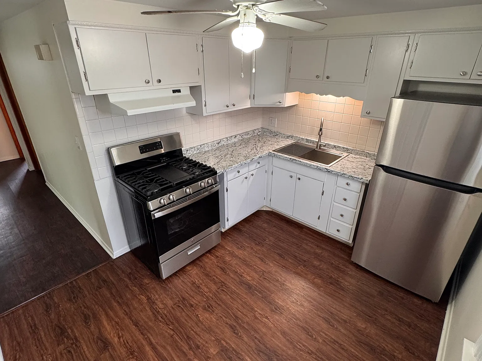 3 bed, 1000 sqft, $1,500 — Photo 4