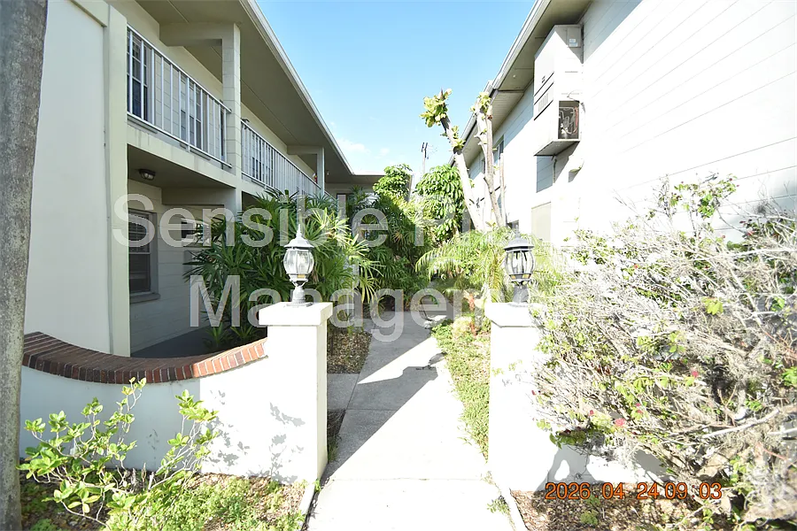 Building Photo - 306 Danube Ave #3