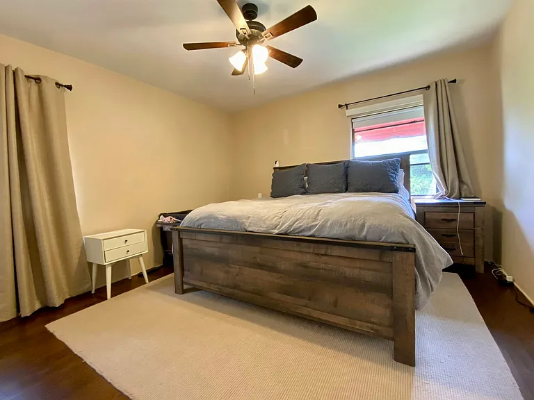 Rear bedroom