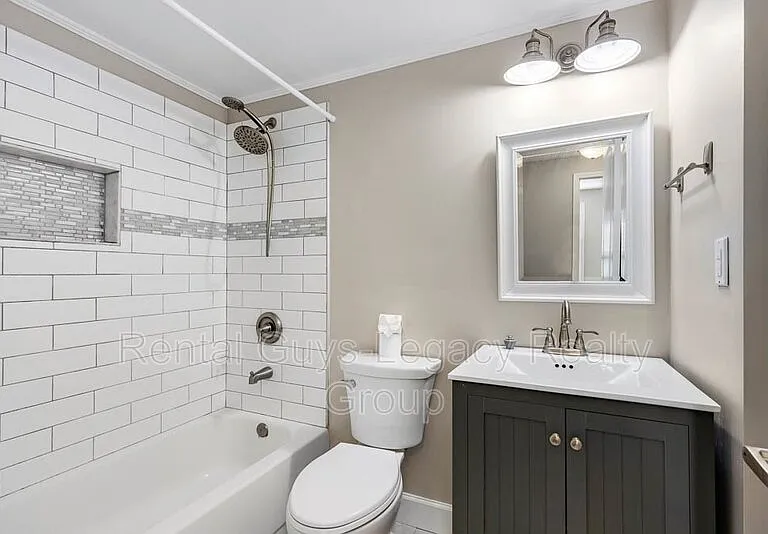 10729 Squires Ct — Photo 13