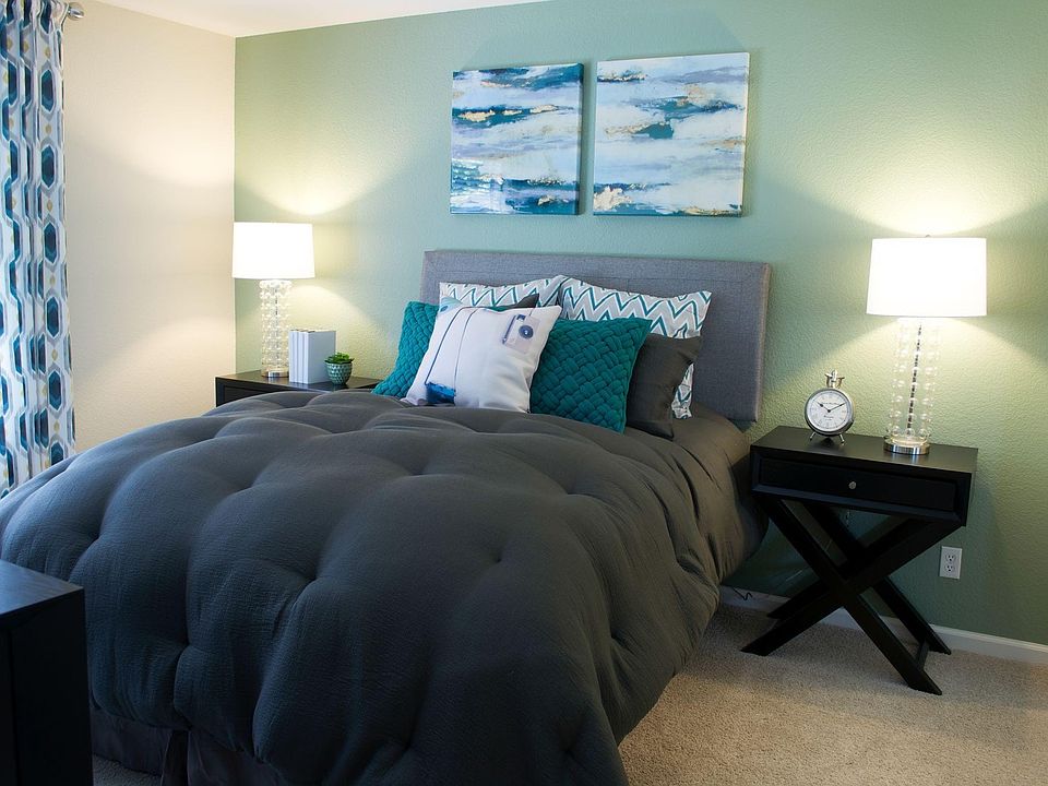 floor plan B master bedroom