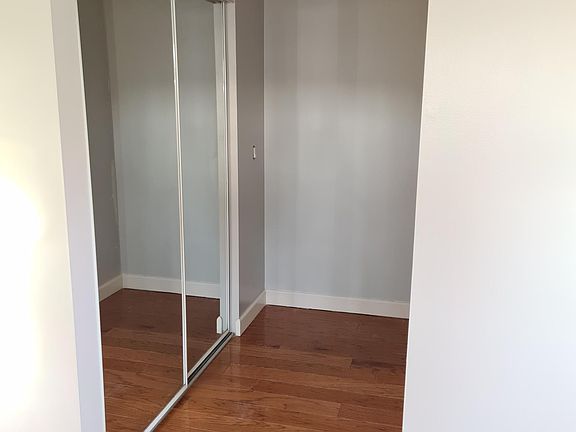5th image of 2933 Lancer Ave