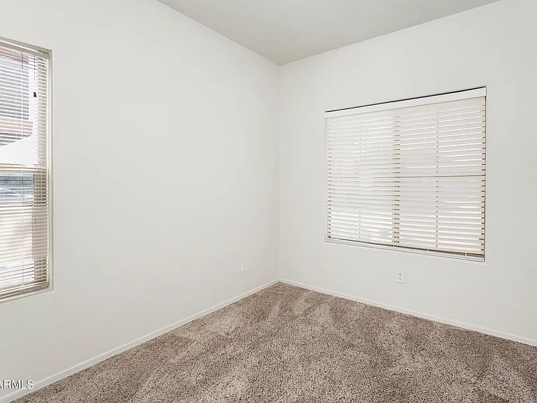 1042 W Desert Basin Dr — Photo 14