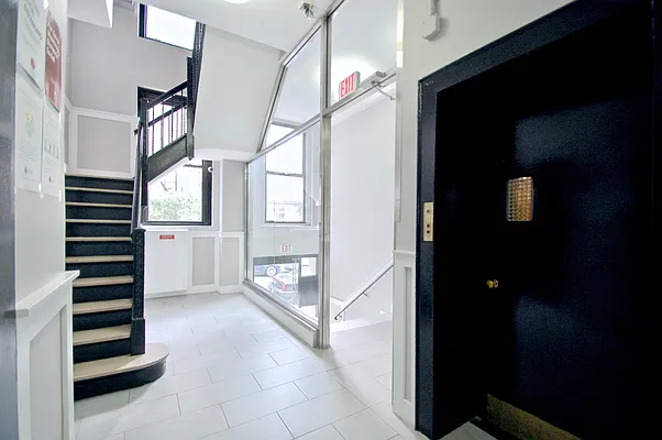 Rented by Compass | media 20